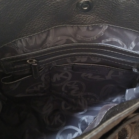 SOLD...Pewter Leather michael kors purse with lock - Picture 5 of 6